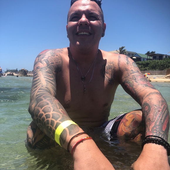 Meet your Posher, Edwin - Picture 4 of 12